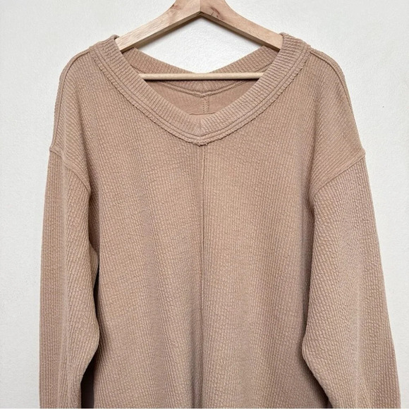 Aerie Womens  Xsmall Textured Wonder Vneck Sweatshirt - Picture 3 of 14